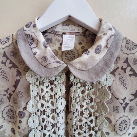 Vintage Sigal Dekel shirt with lace and woven contrast collar hem, Medium - Picture 3 of 12